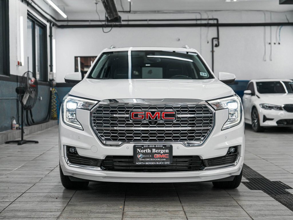 2022 Gmc Terrain Denali photo 2