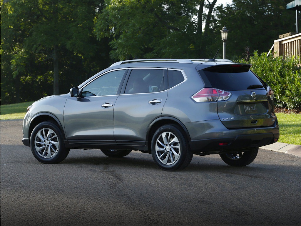 Used 2016 Nissan Rogue SV