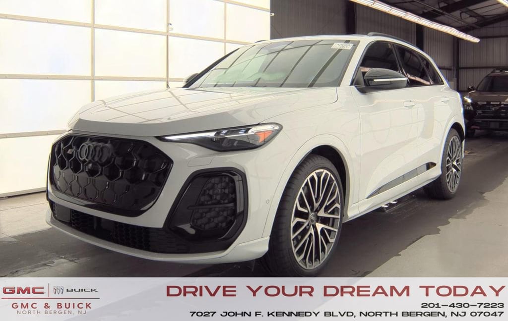 2025 Audi SQ5 Premium Plus's photo