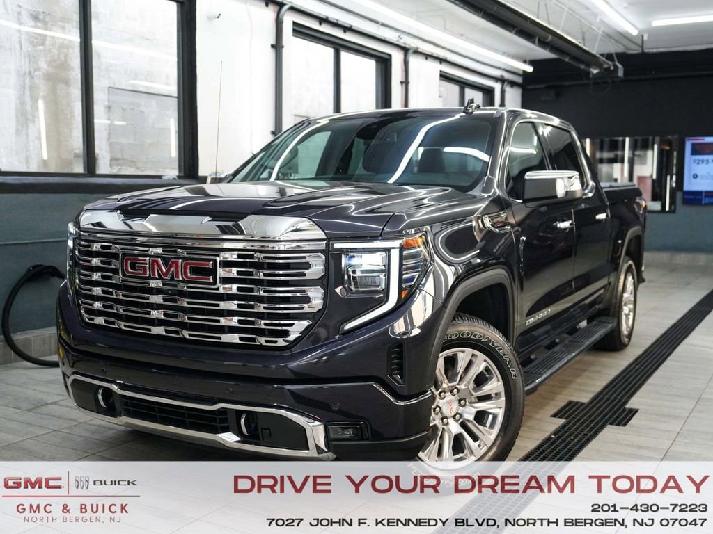 2023 GMC Sierra 4WD Crew Cab Short Box Denali's photo