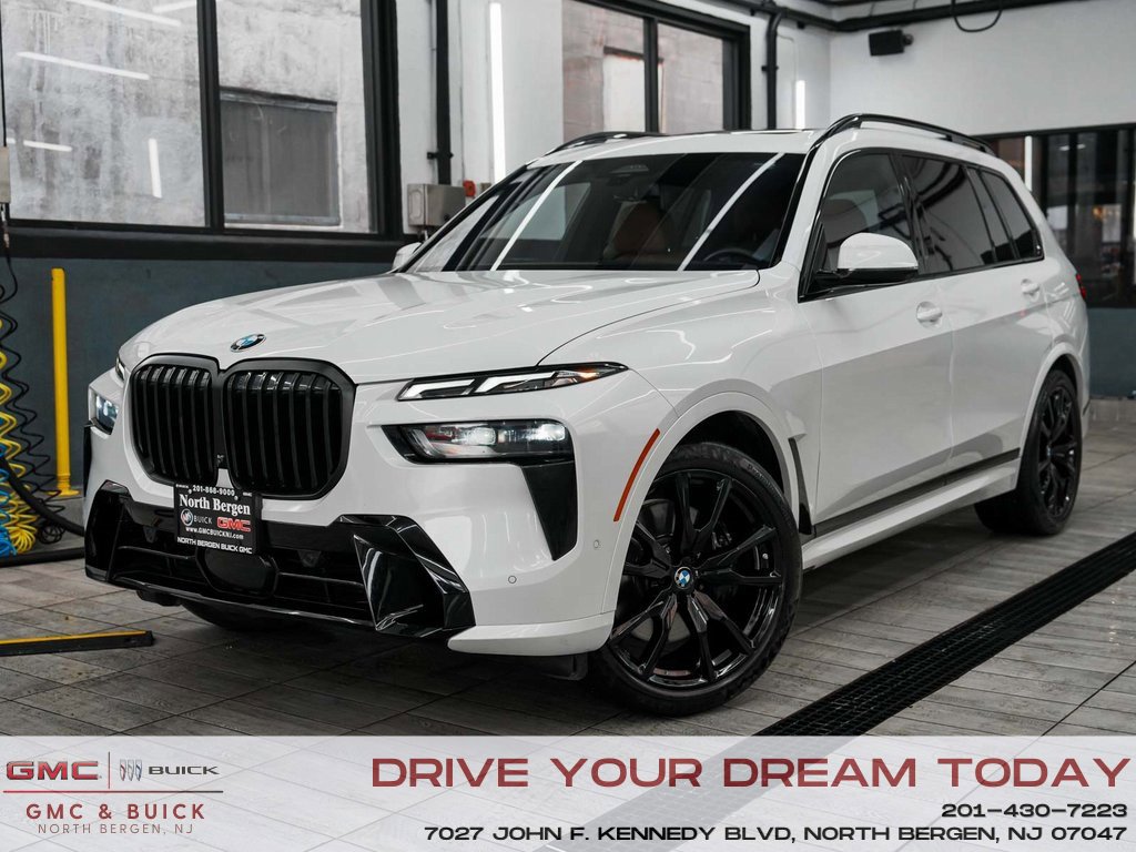 2025 BMW X7 40i's photo