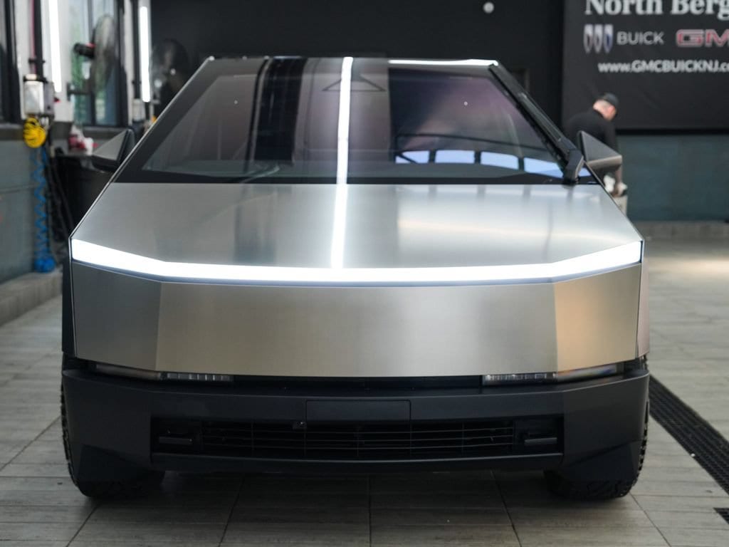 Used 2025 Tesla Cybertruck Base with VIN 7G2CEHED3SA069840 for sale in North Bergen, NJ
