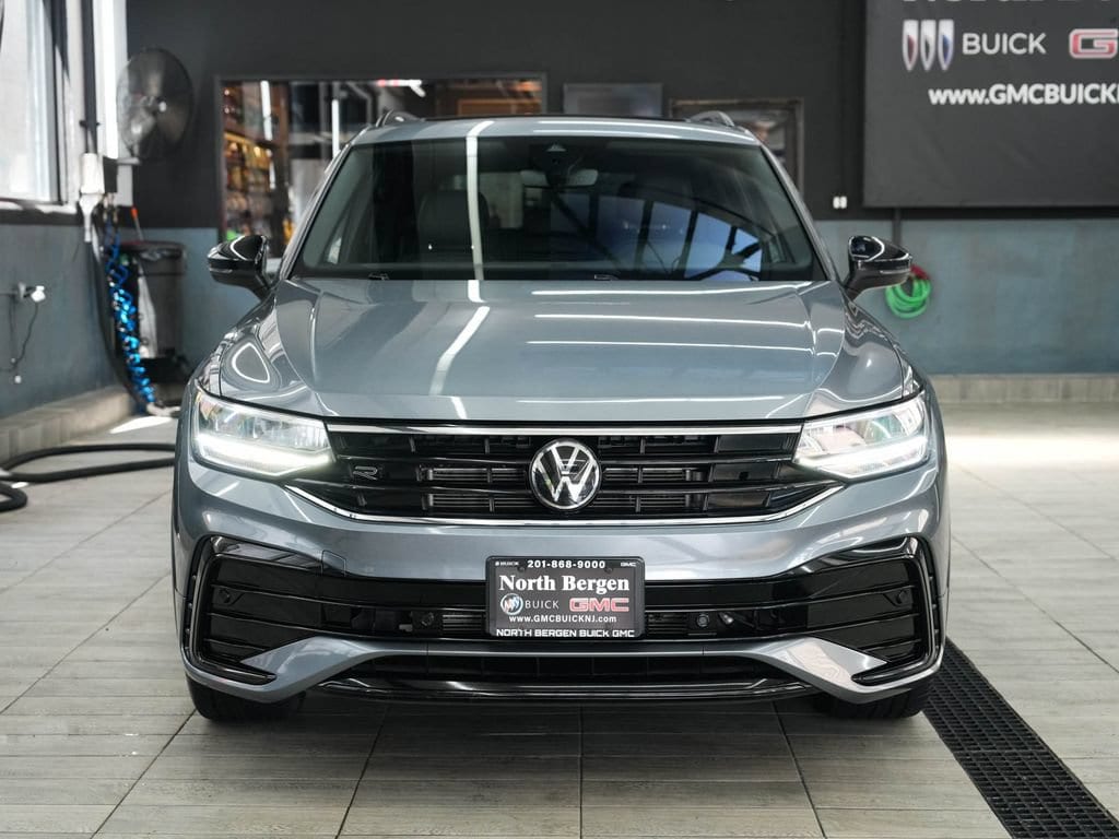 3VVCB7AX8RM012842