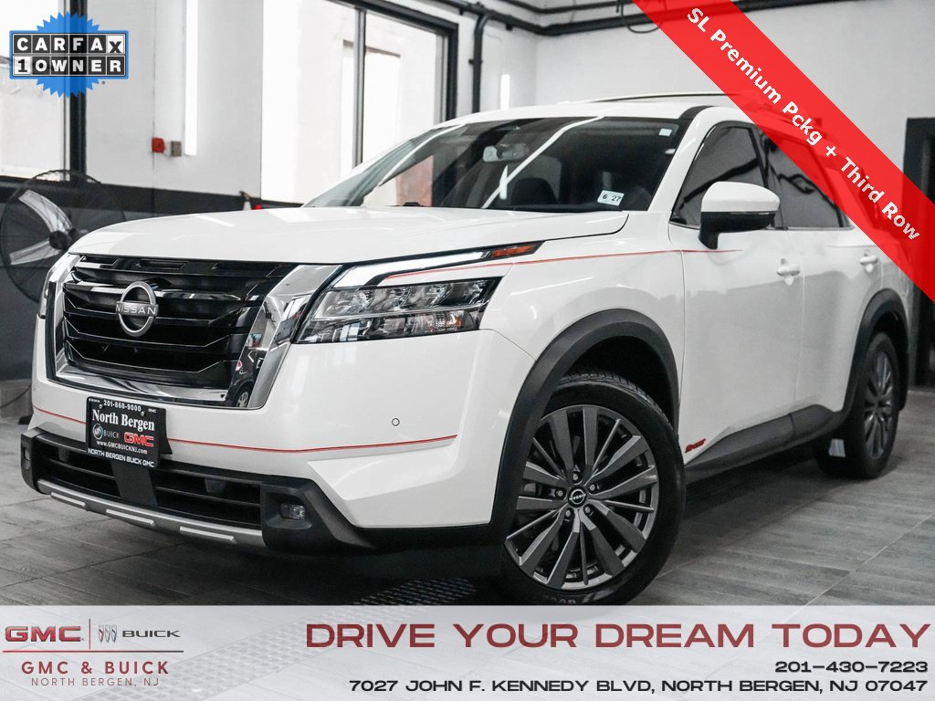 2022 Nissan Pathfinder SL