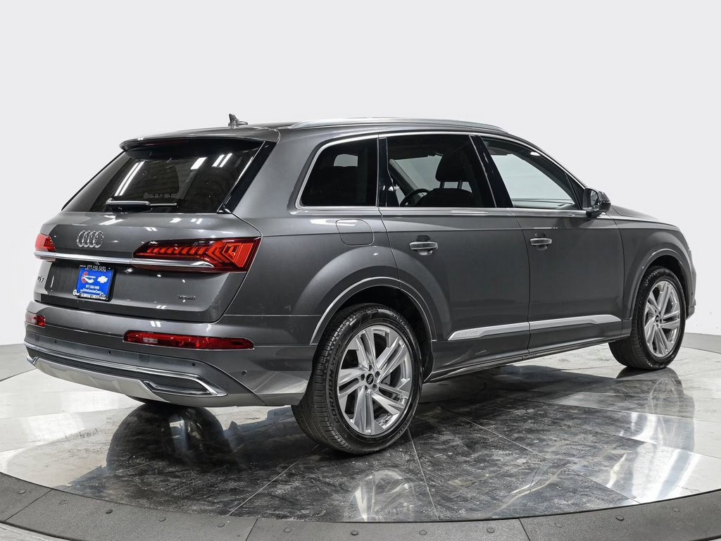 2023 Audi Q7 45 Premium photo 4