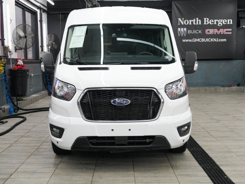 Used 2025 Ford Transit Passenger Wagon XL