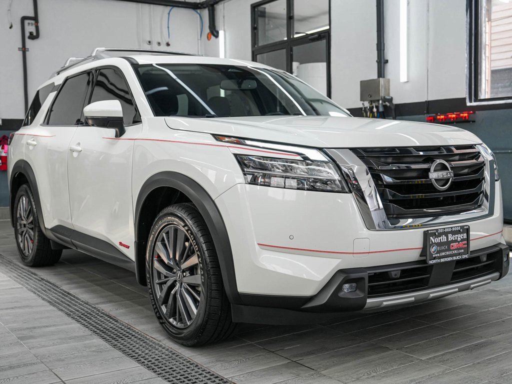 2022 Nissan Pathfinder SL photo 3