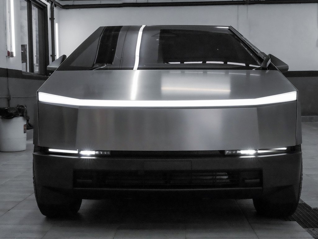 Used 2025 Tesla Cybertruck Base with VIN 7G2CEHED6SA066284 for sale in North Bergen, NJ