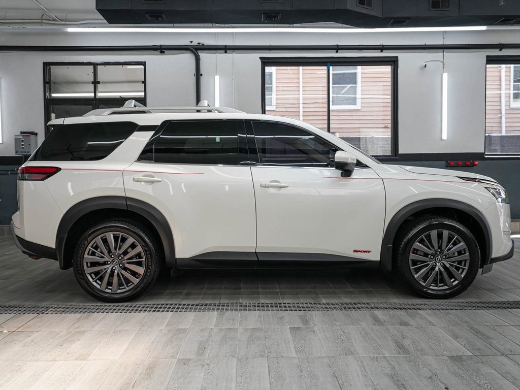 2022 Nissan Pathfinder SL