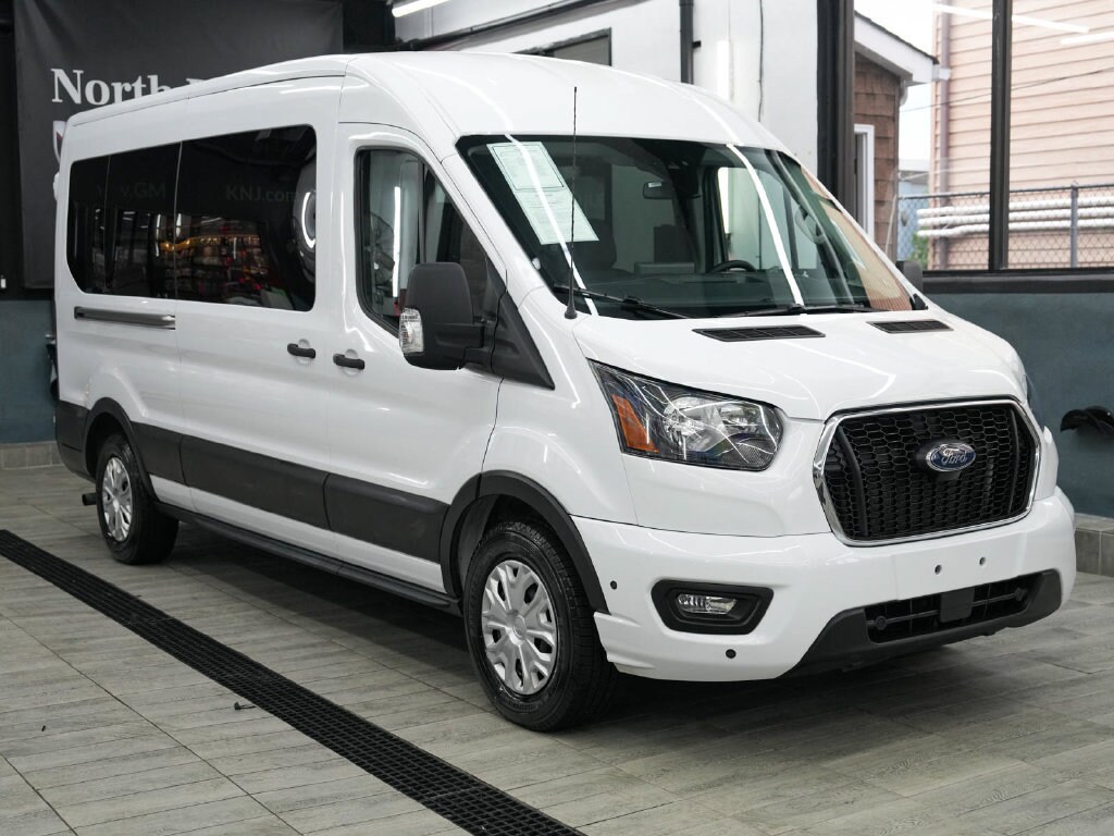 Used 2025 Ford Transit Passenger Wagon XL
