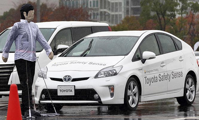 Toyota_Safety_Sense.jpg Toyota Safety Testing