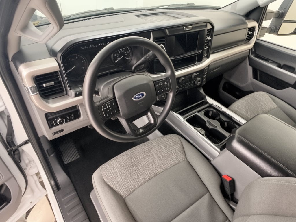 Used 2025 Ford F-250 XLT Truck Crew Cab