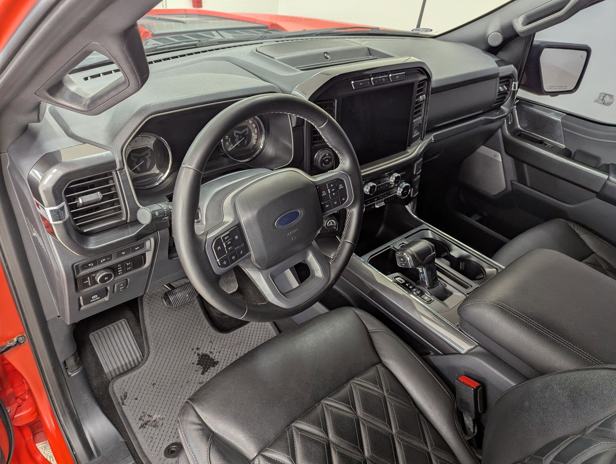 2023 Ford F-150 XLT photo 4