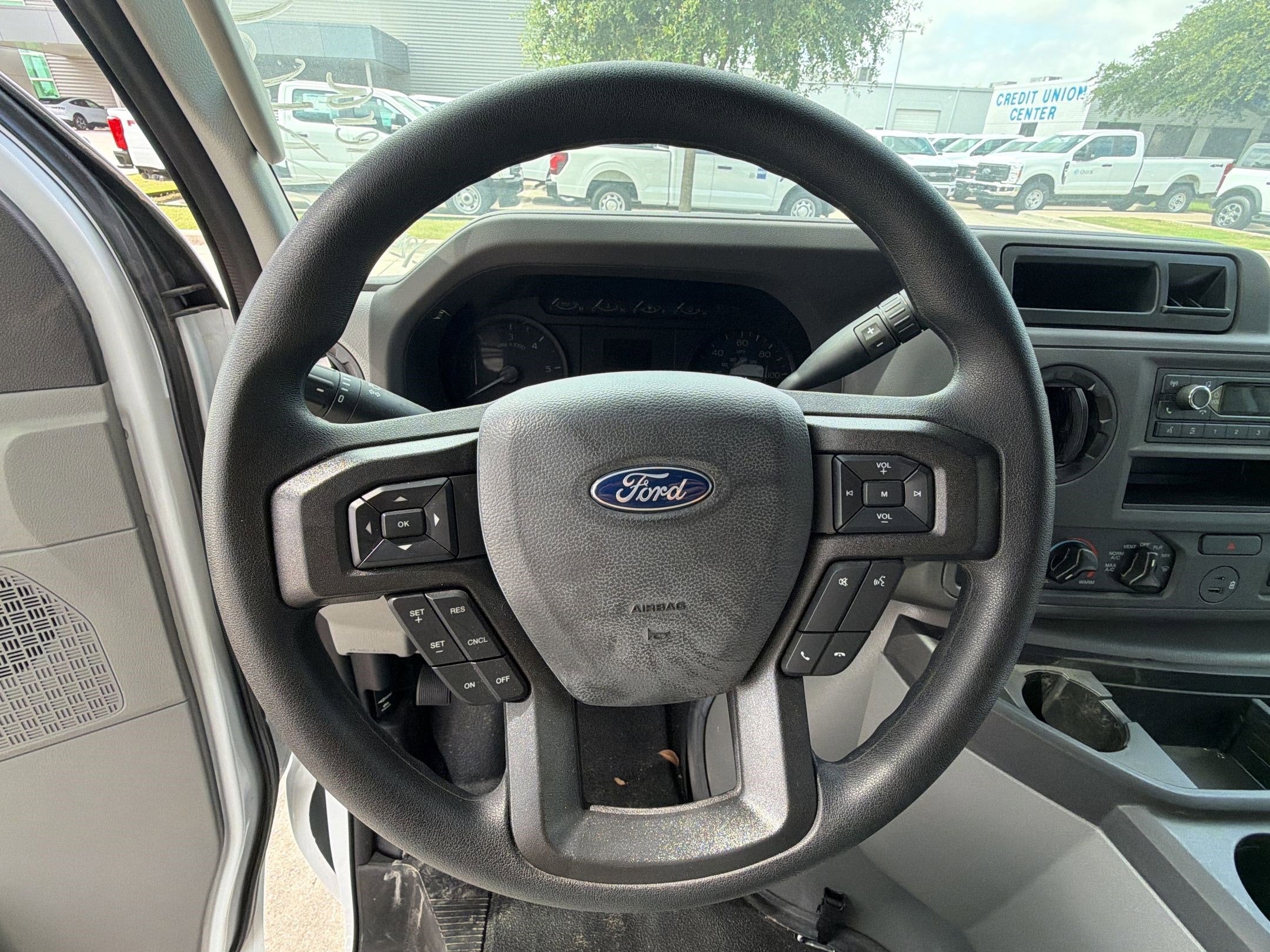 2025 Ford E-Series Cutaway Base - Photo 15