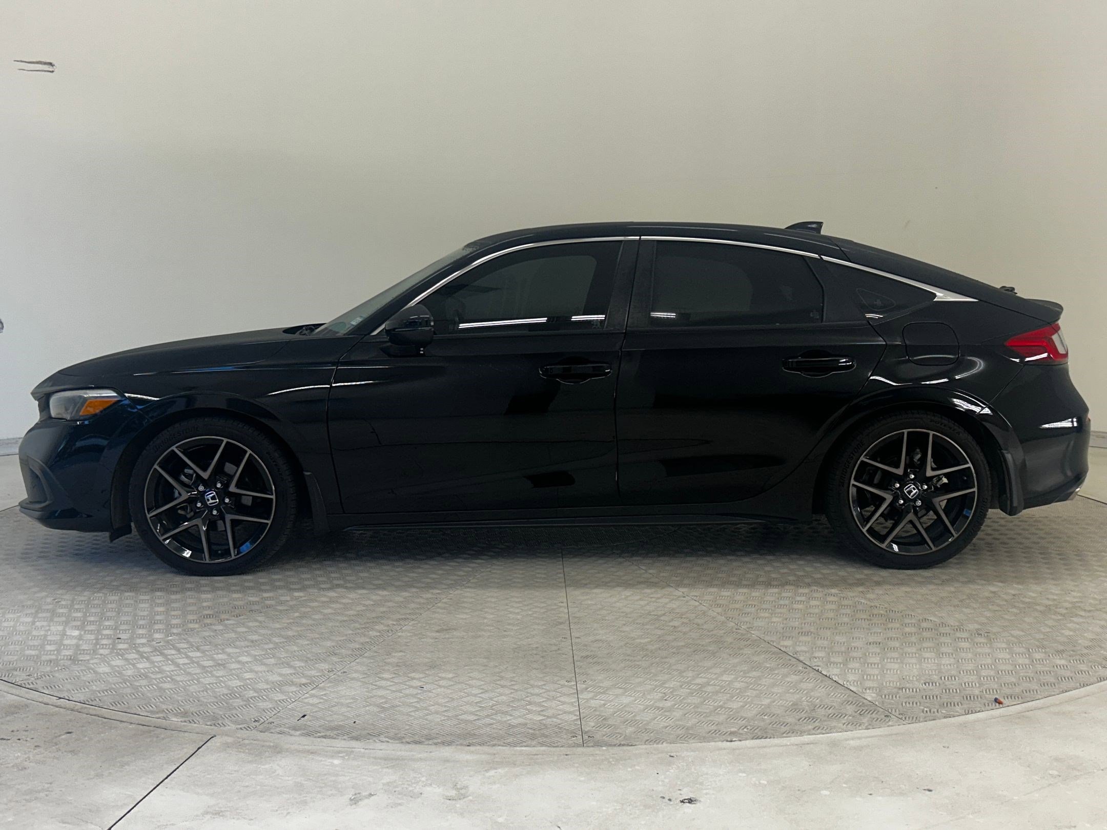 2023 Honda Civic Sport Touring Hatchback photo 2