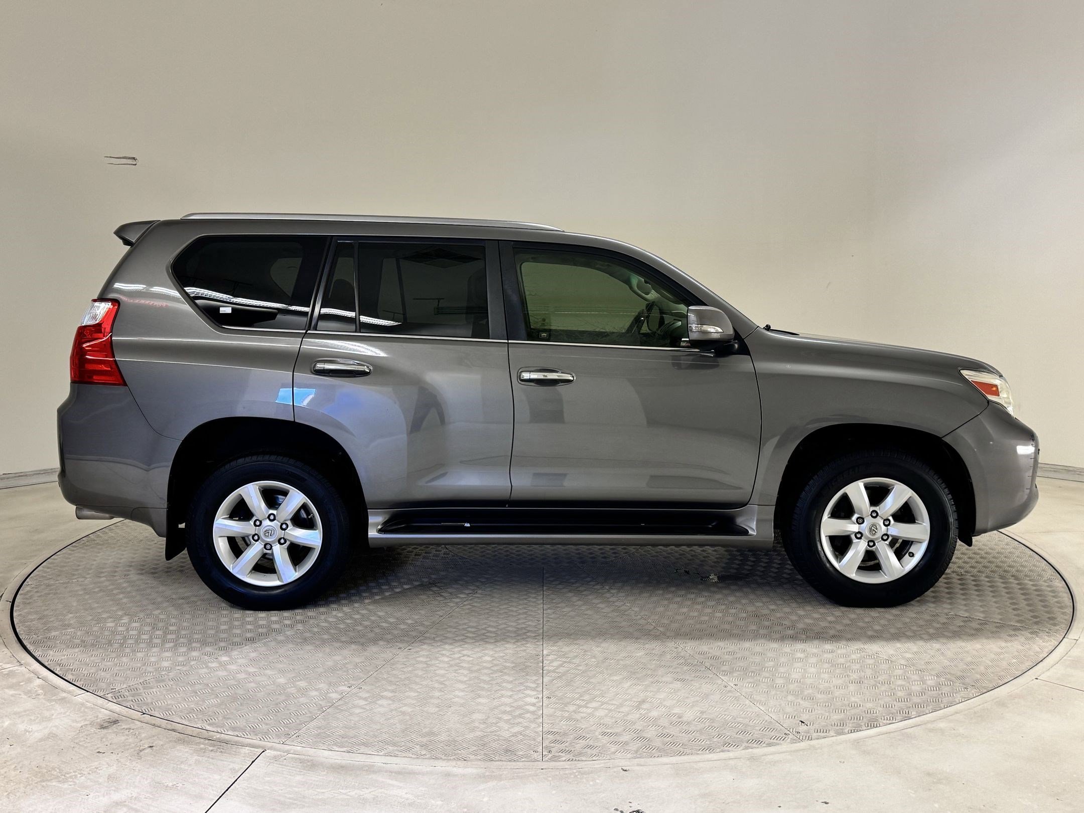 2010 Lexus GX 460 photo 3