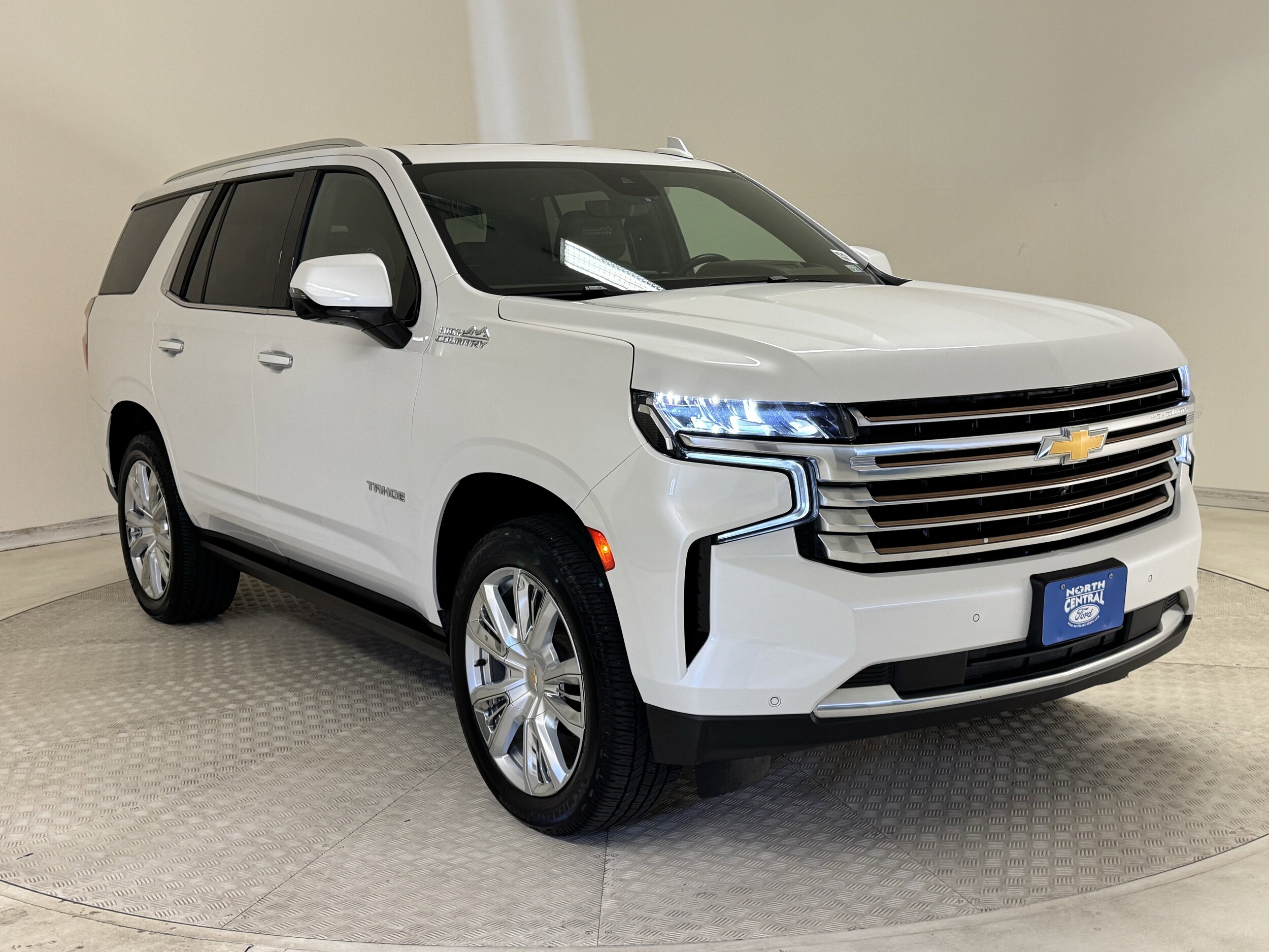 2023 Chevrolet Tahoe High Country photo 2