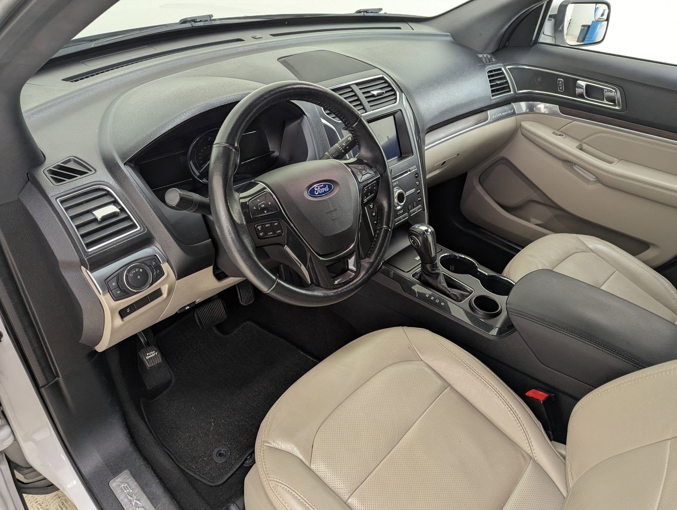 2018 Ford Explorer Limited photo 4