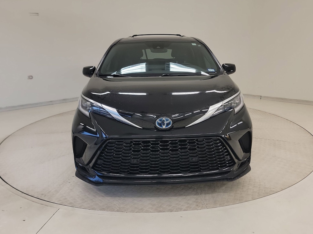 Used 2021 Toyota Sienna XSE Van
