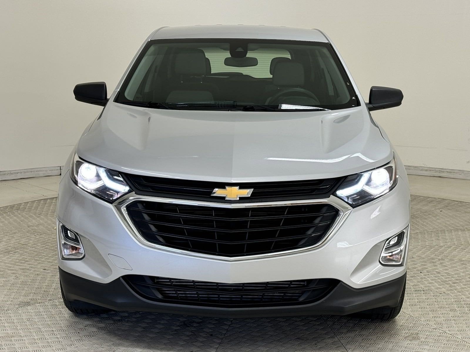 Used 2020 Chevrolet Equinox LS with VIN 2GNAXHEVXL6201569 for sale in Richardson, TX