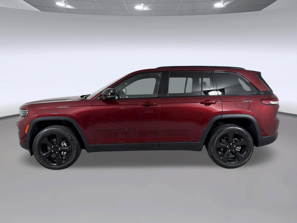 Used 2023 Jeep Grand Cherokee Altitude SUV