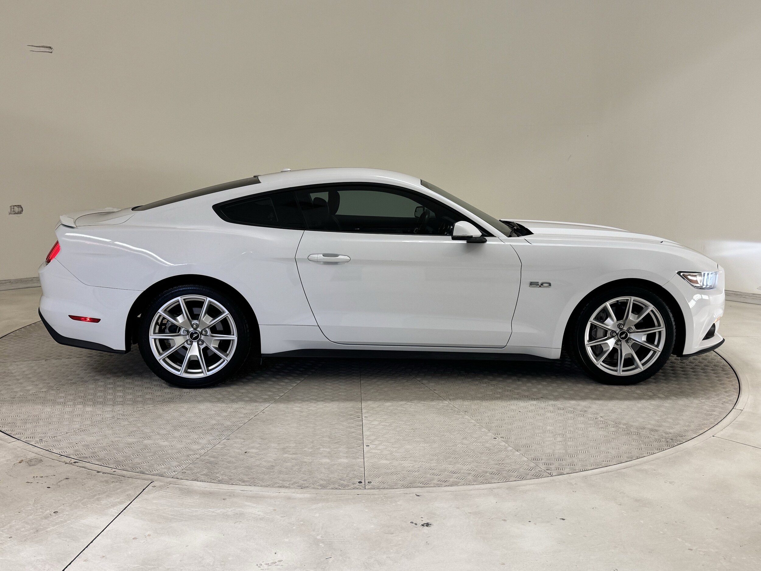 2015 Ford Mustang GT Premium photo 4