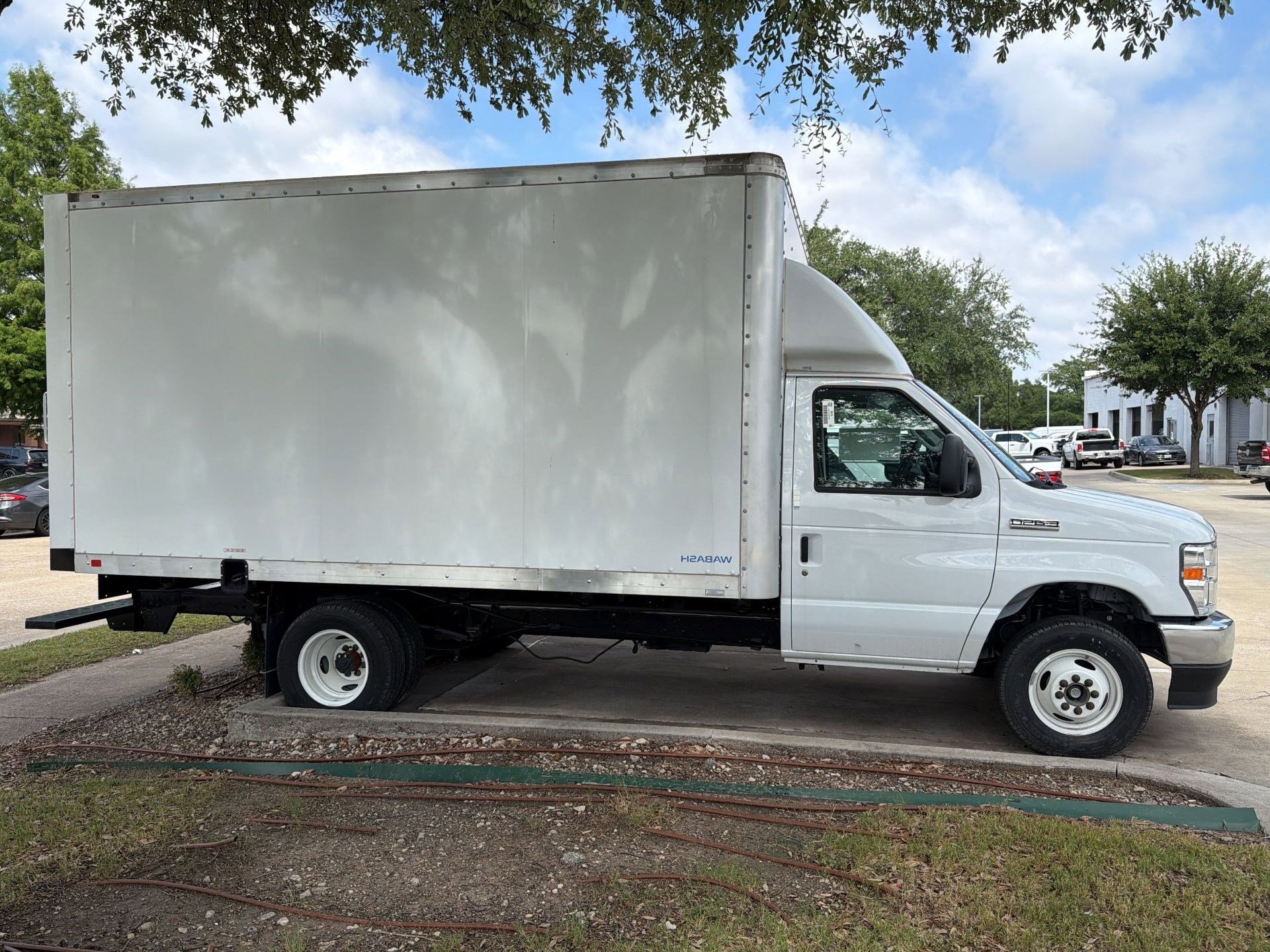 2025 Ford E-Series Cutaway Base - Photo 8