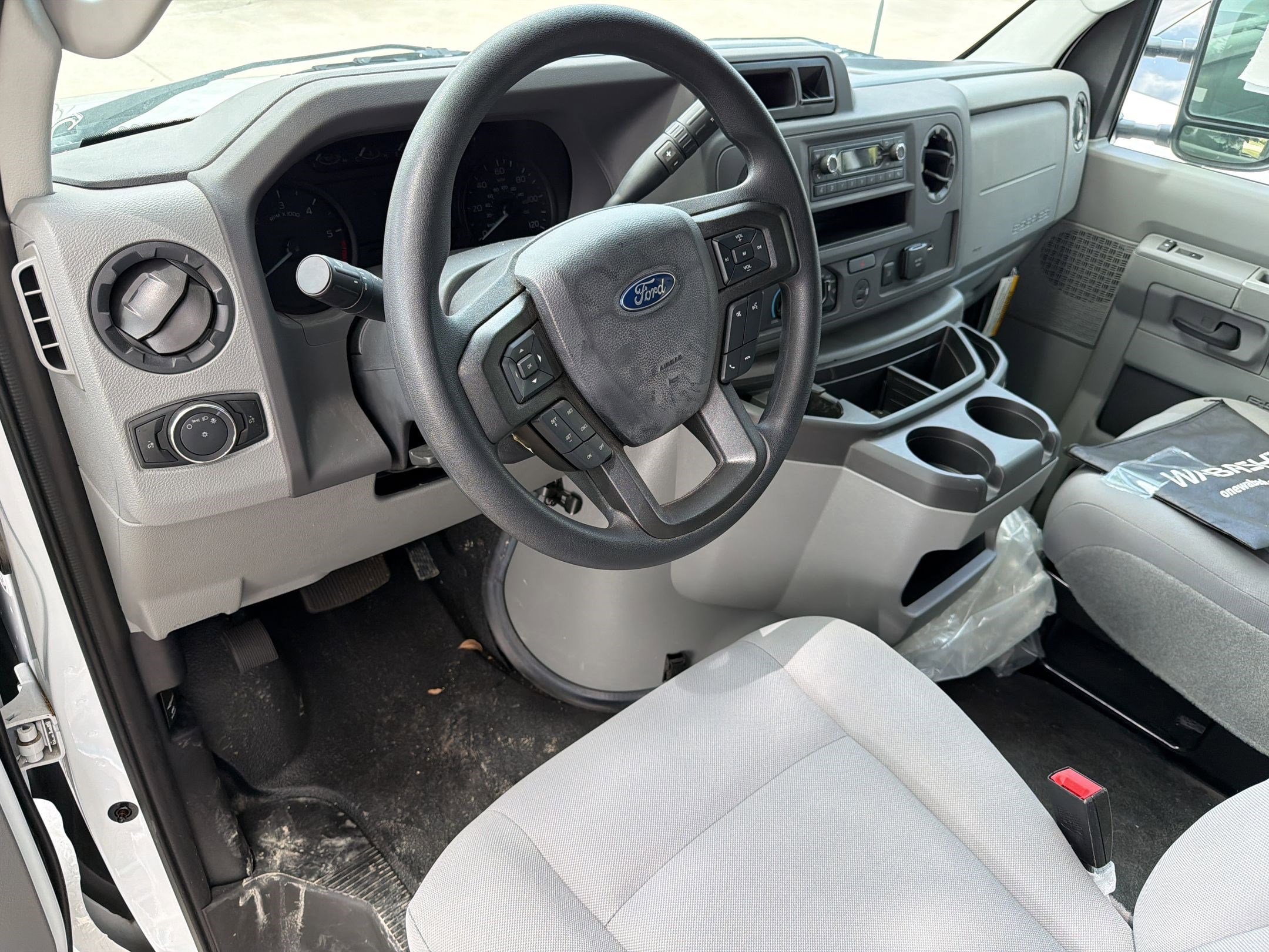 2025 Ford E-Series Cutaway Base - Photo 4