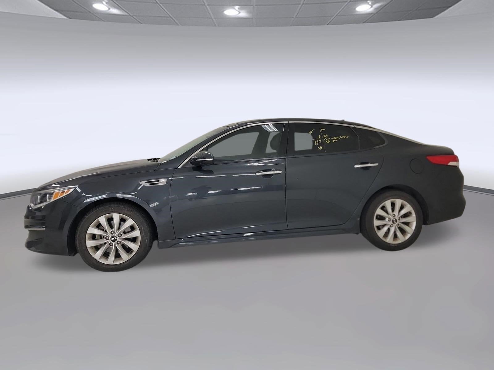 Used 2016 Kia Optima EX with VIN 5XXGU4L30GG109423 for sale in Richardson, TX