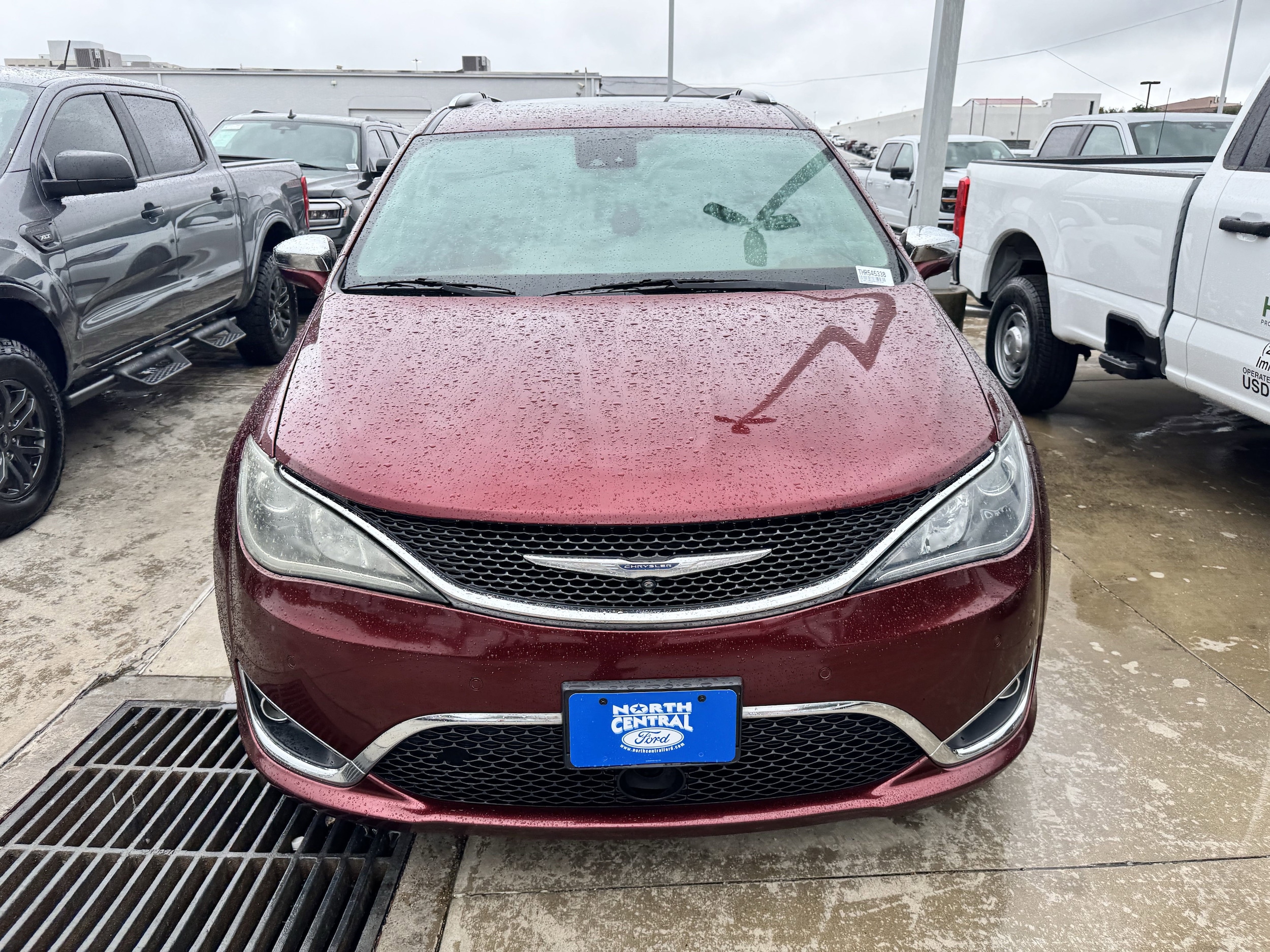 Used 2017 Chrysler Pacifica Limited with VIN 2C4RC1GG8HR545338 for sale in Richardson, TX