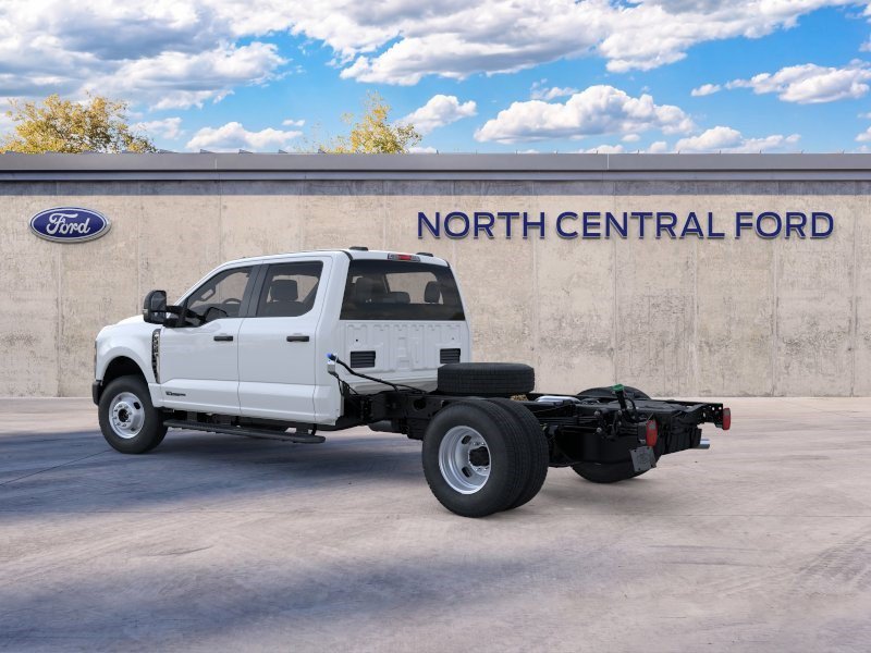 F-350 Chassis F-350&reg; XL Truck Crew Cab
