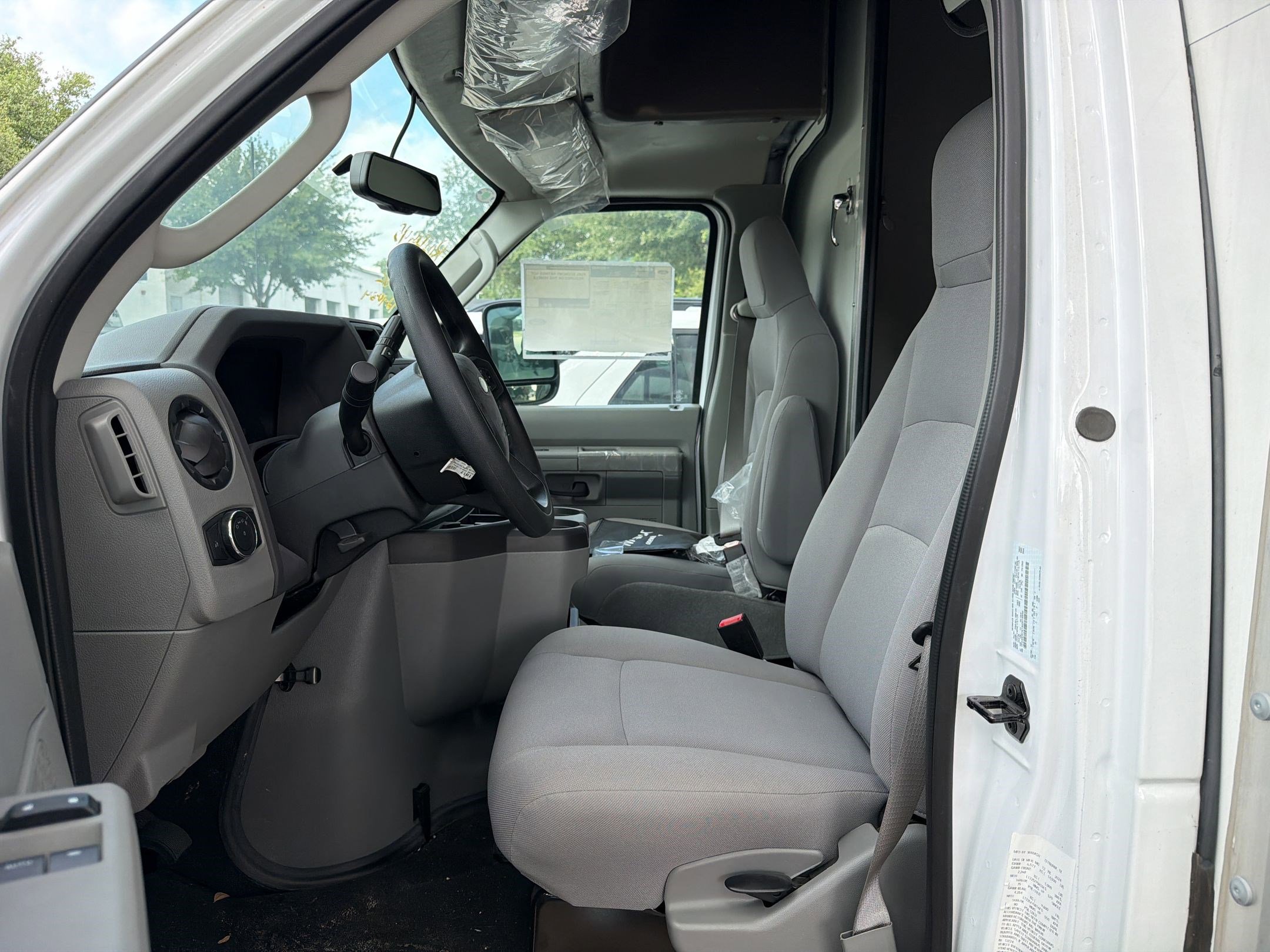 2025 Ford E-Series Cutaway Base - Photo 5