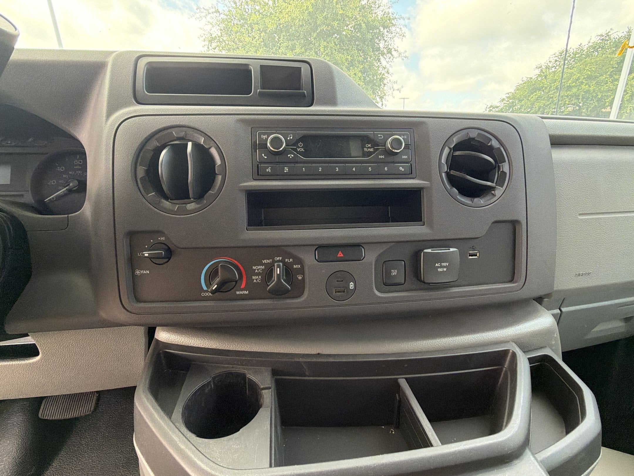 2025 Ford E-Series Cutaway Base - Photo 23