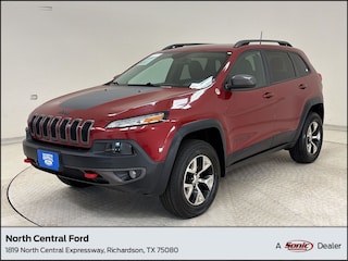 Used 2017 Jeep Cherokee Trailhawk SUV near Dallas