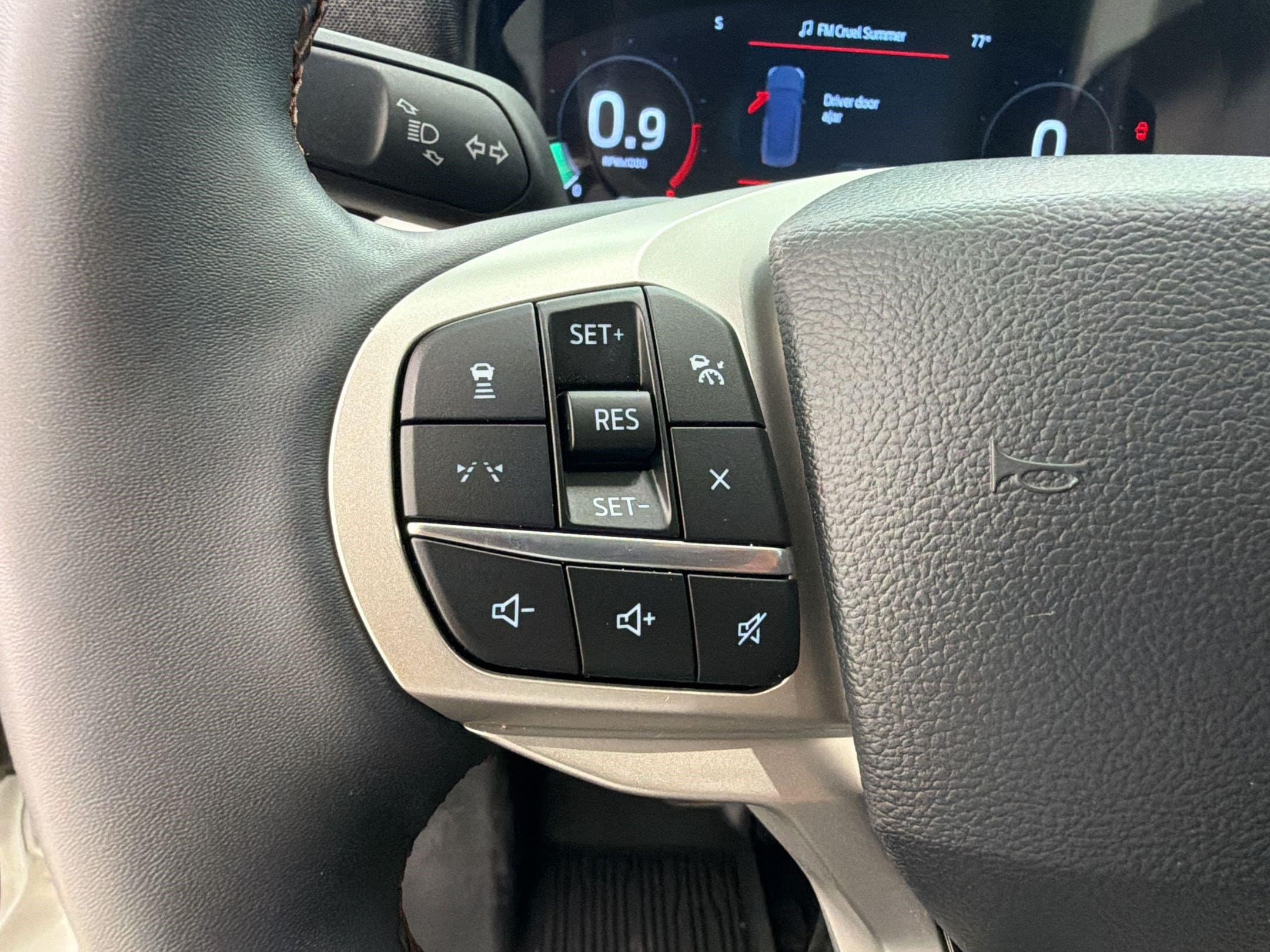 2025 Ford Explorer Active - Photo 17