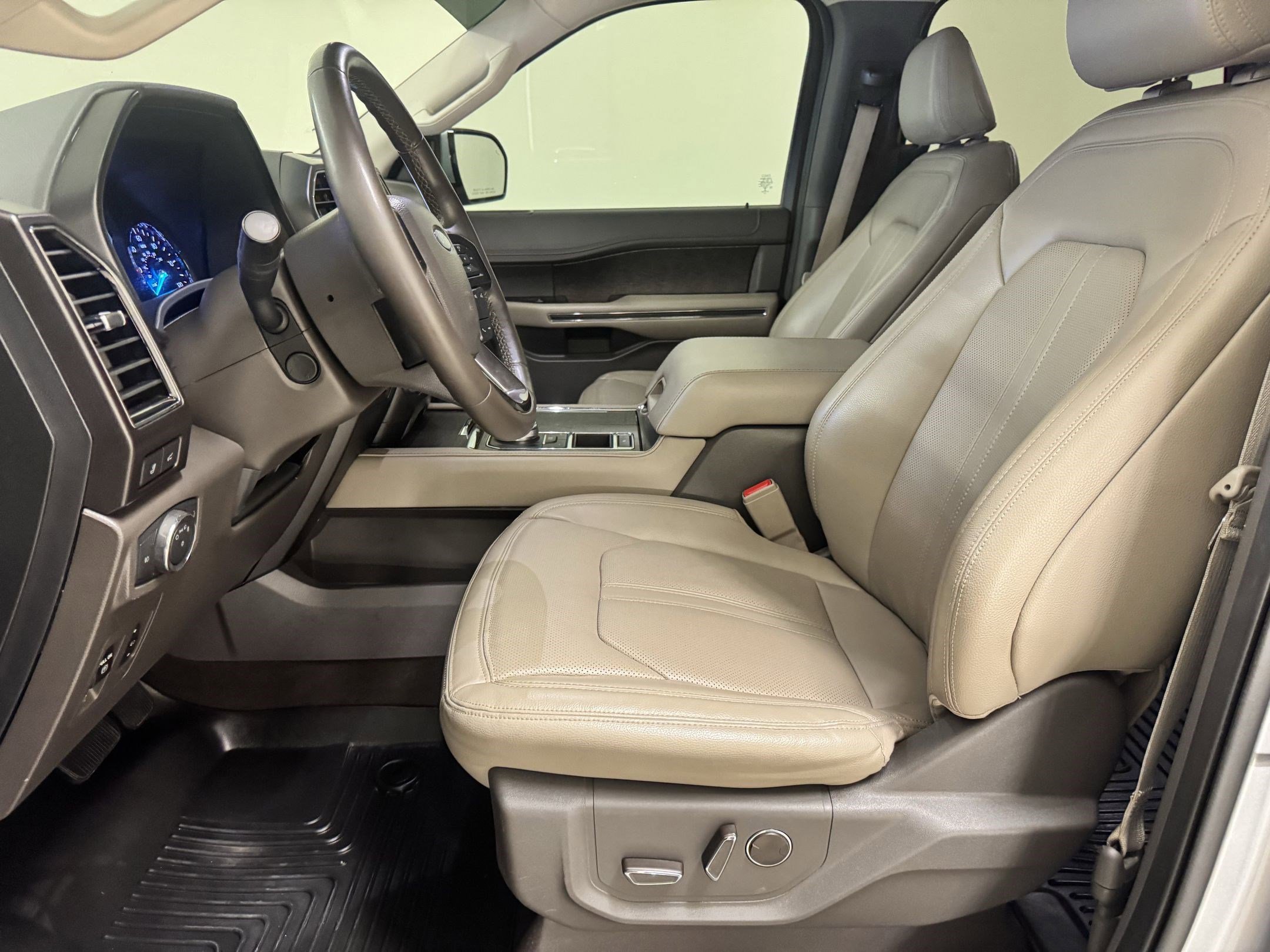 2021 Ford Expedition Limited photo 3