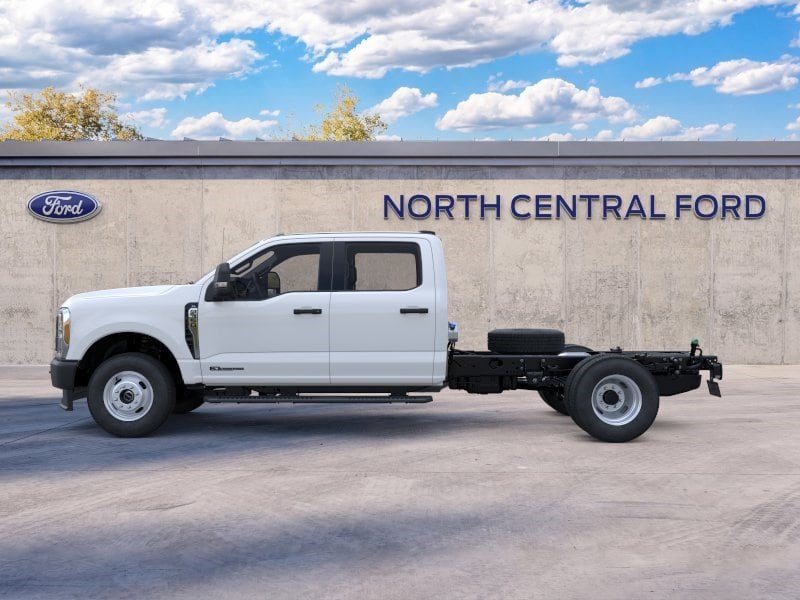 F-350 Chassis F-350&reg; XL Truck Crew Cab