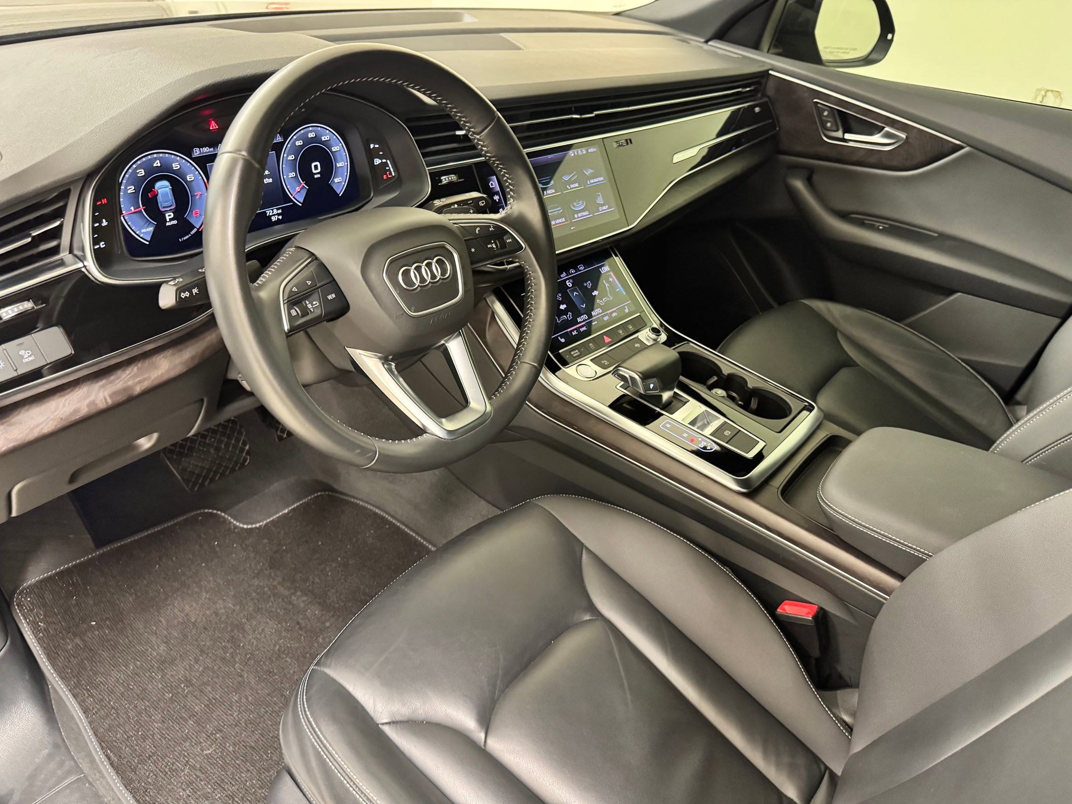 2019 Audi Q8 Premium photo 2
