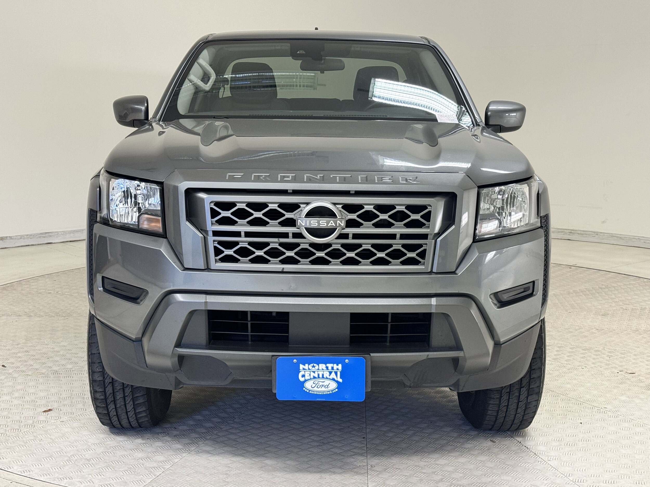 2022 Nissan Frontier SV photo 2