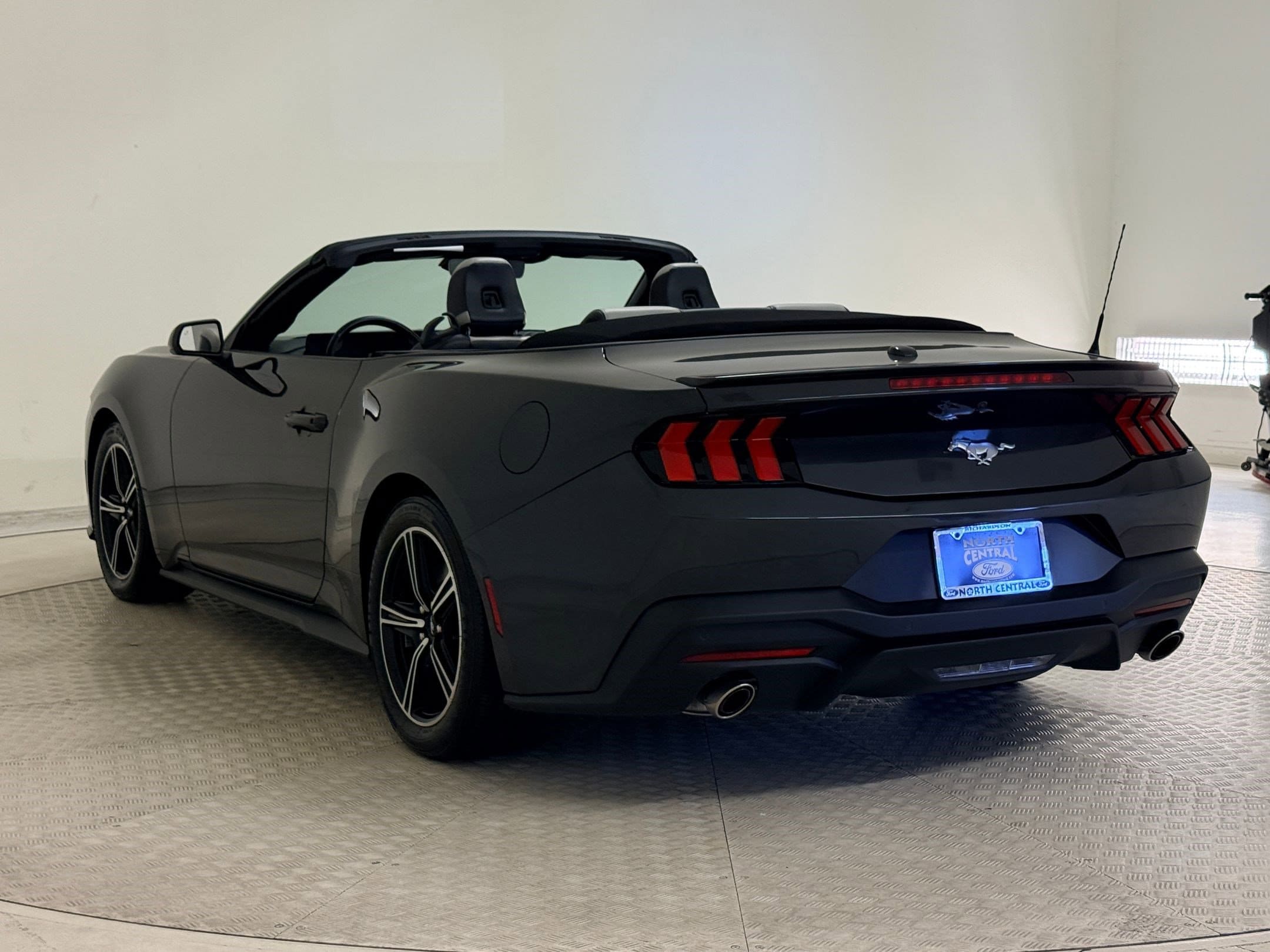 2024 Ford Mustang EcoBoost Premium Convertible photo 3