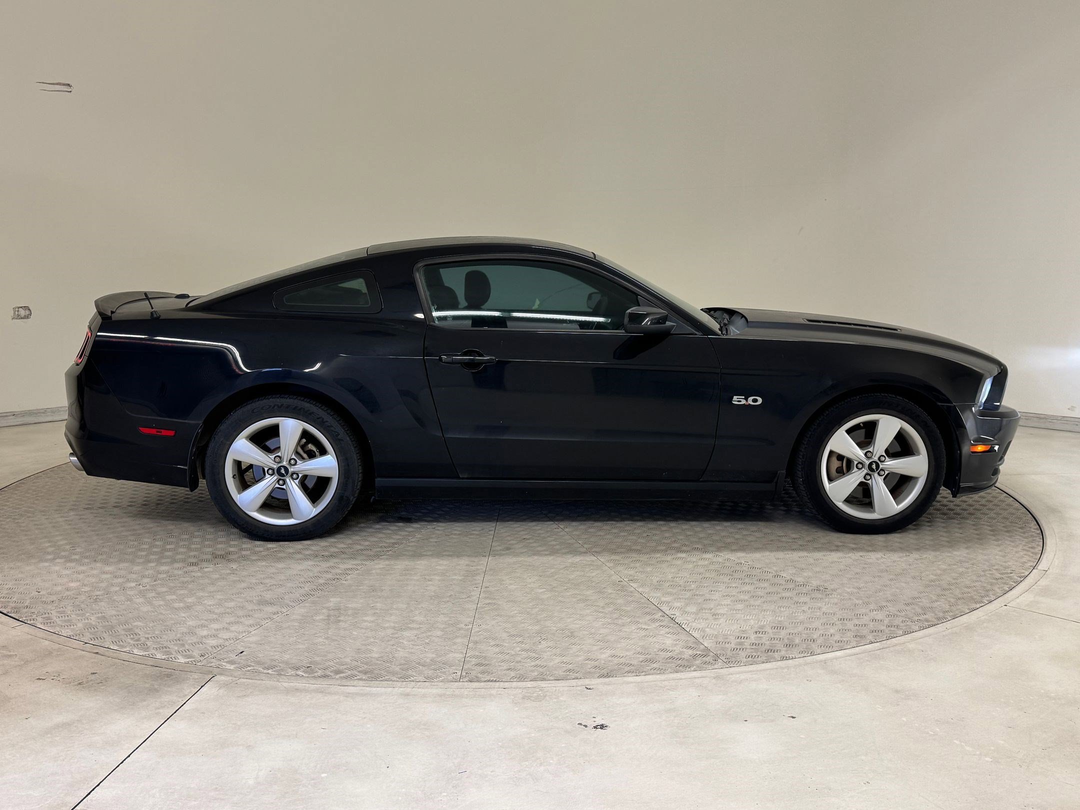 2013 Ford Mustang GT photo 4