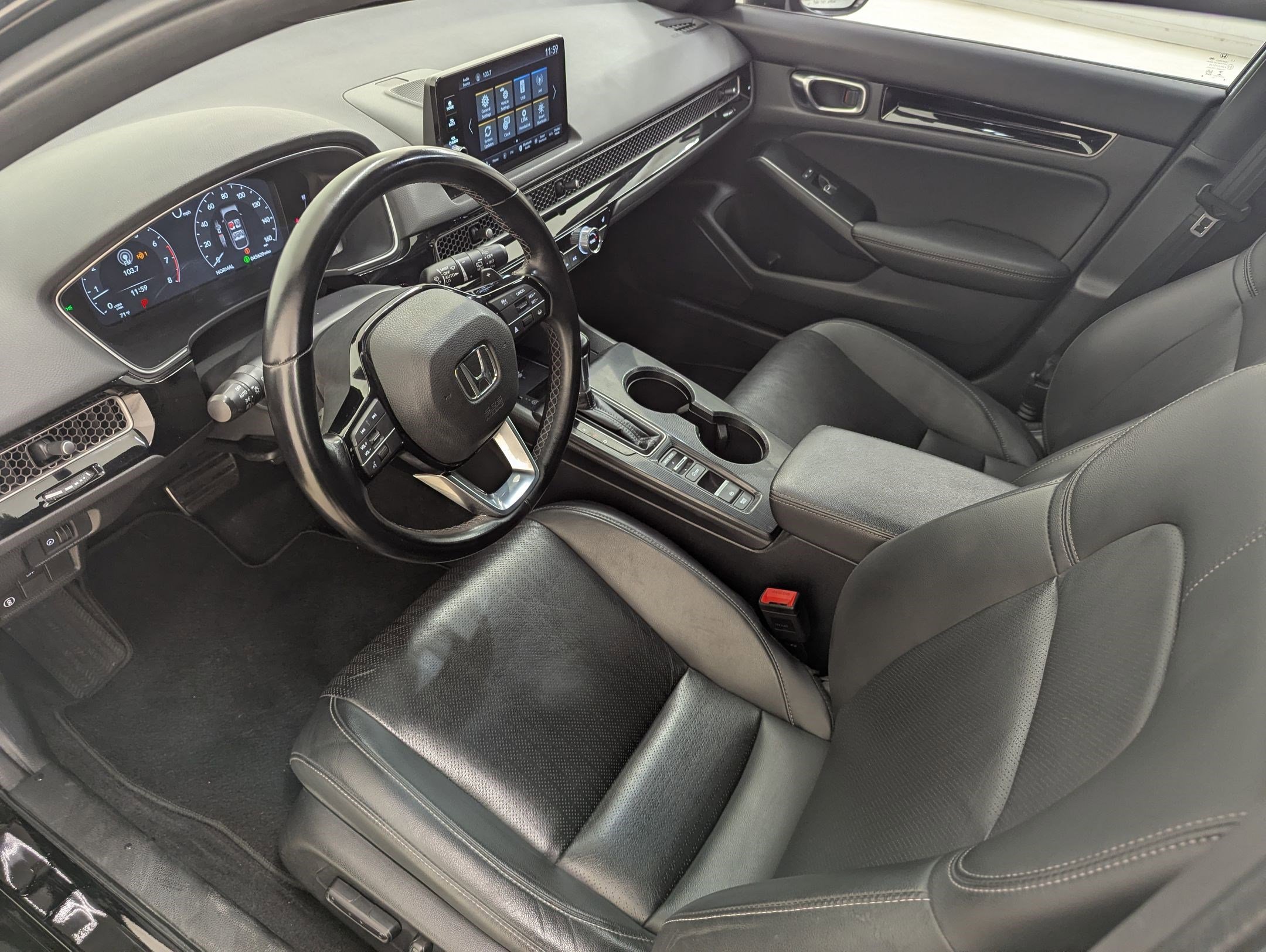 2023 Honda Civic Sport Touring Hatchback photo 4