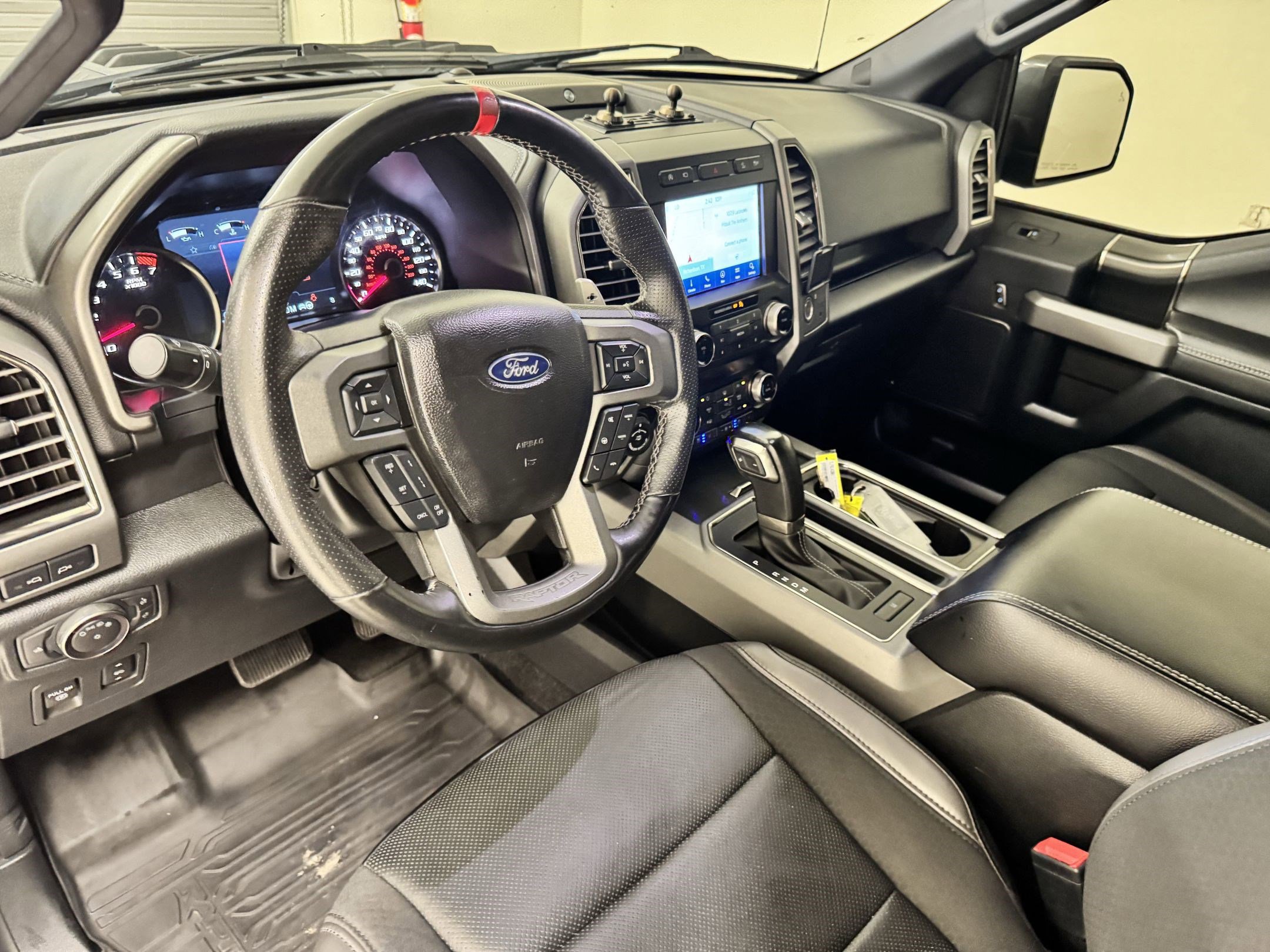 2020 Ford F-150 Raptor photo 4