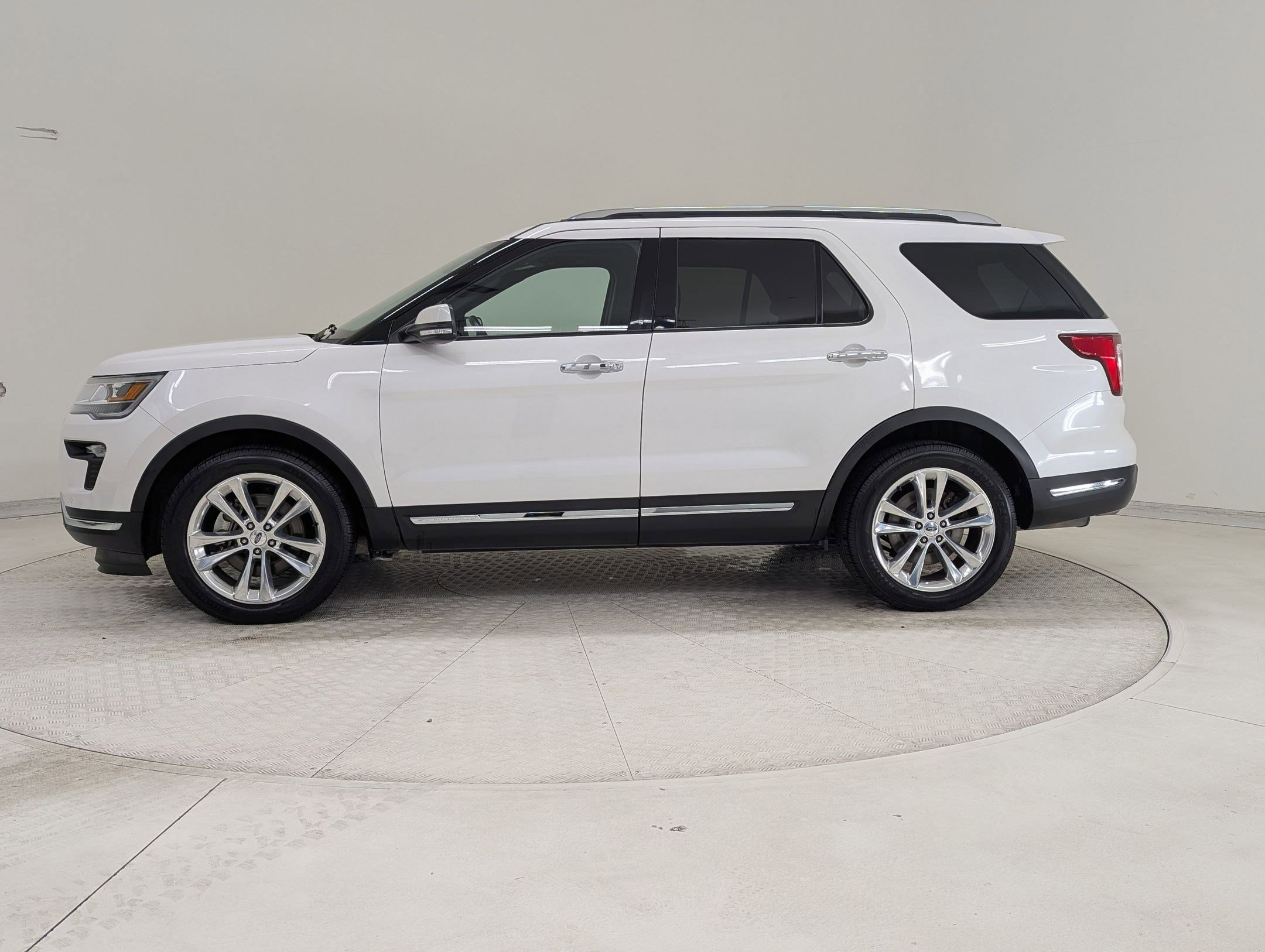 2018 Ford Explorer Limited photo 2