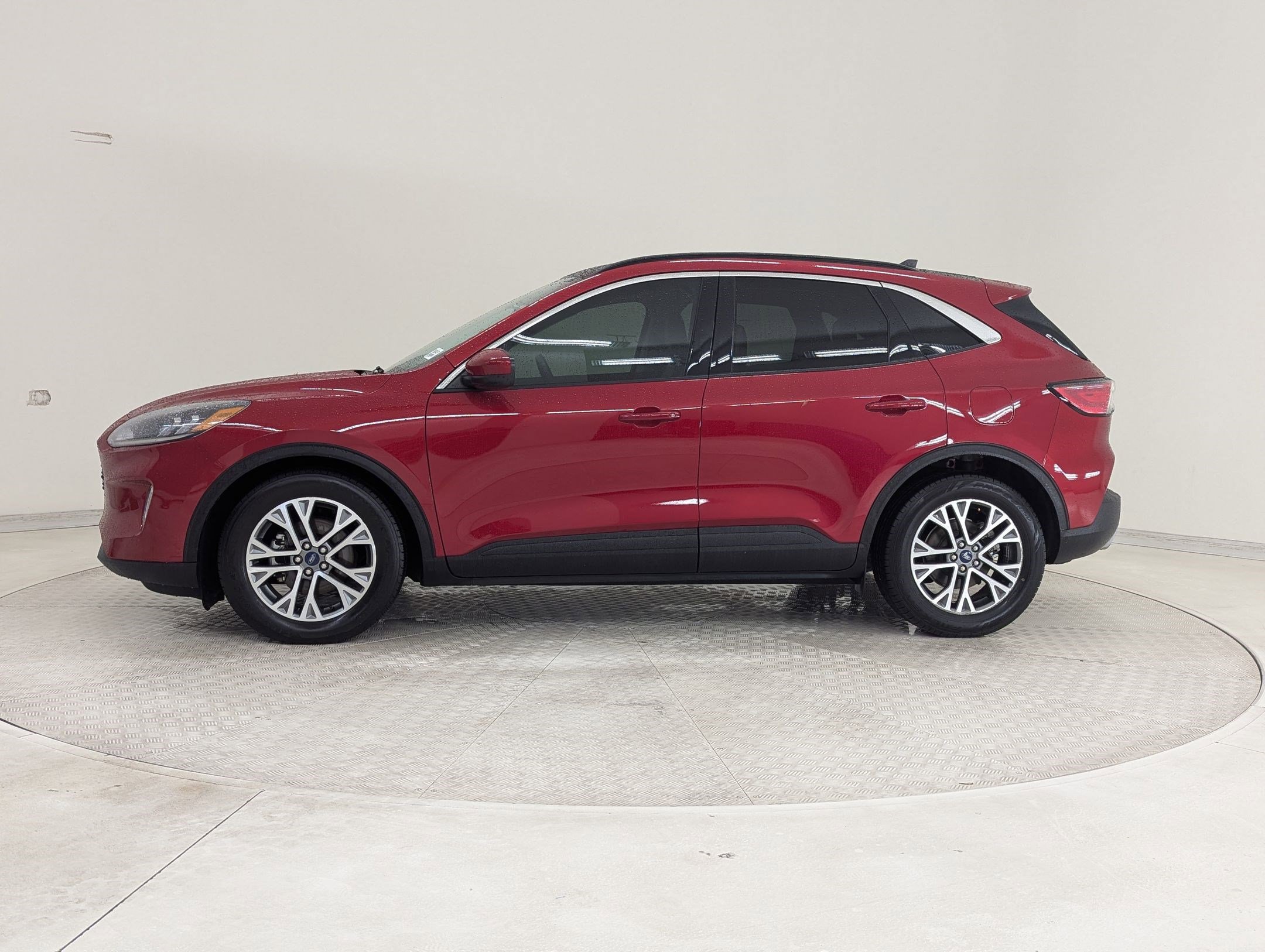 2021 Ford Escape SEL photo 2