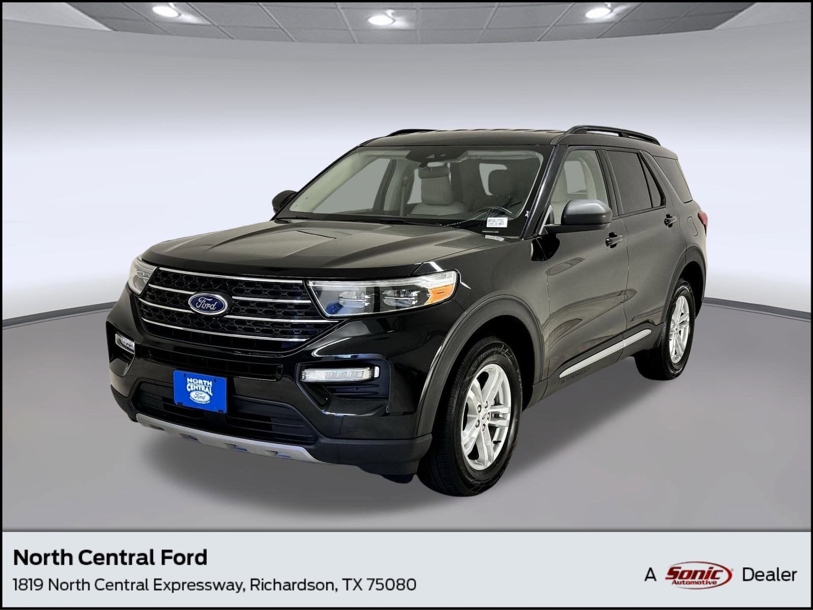 2023 Ford Explorer XLT's photo