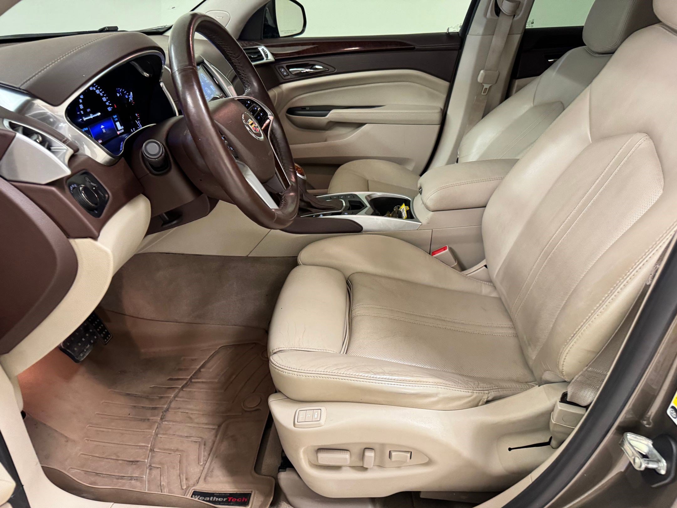 2015 Cadillac SRX Luxury photo 3