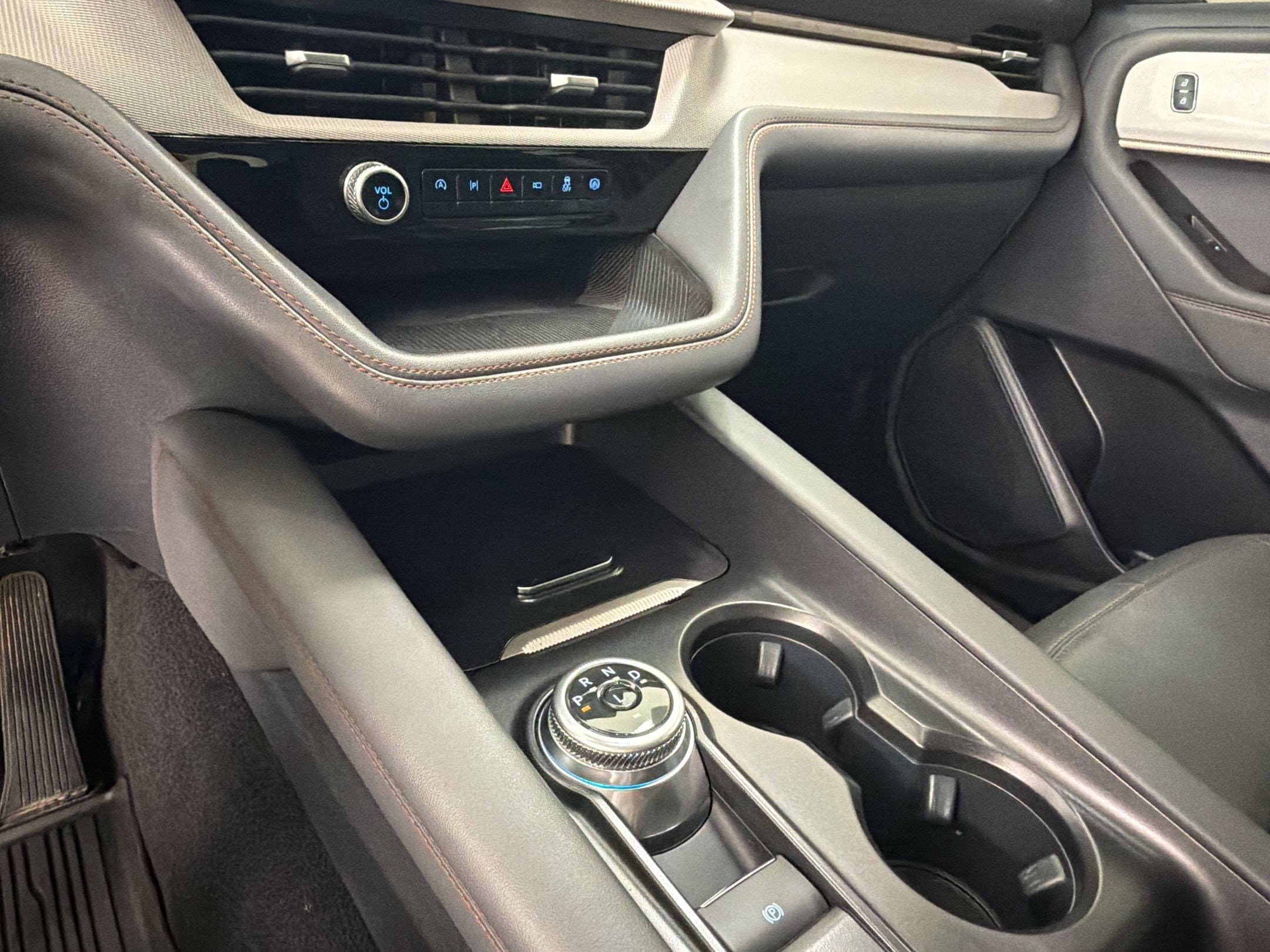 2025 Ford Explorer Active - Photo 19