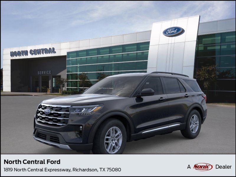 2025 Ford Explorer photo 2