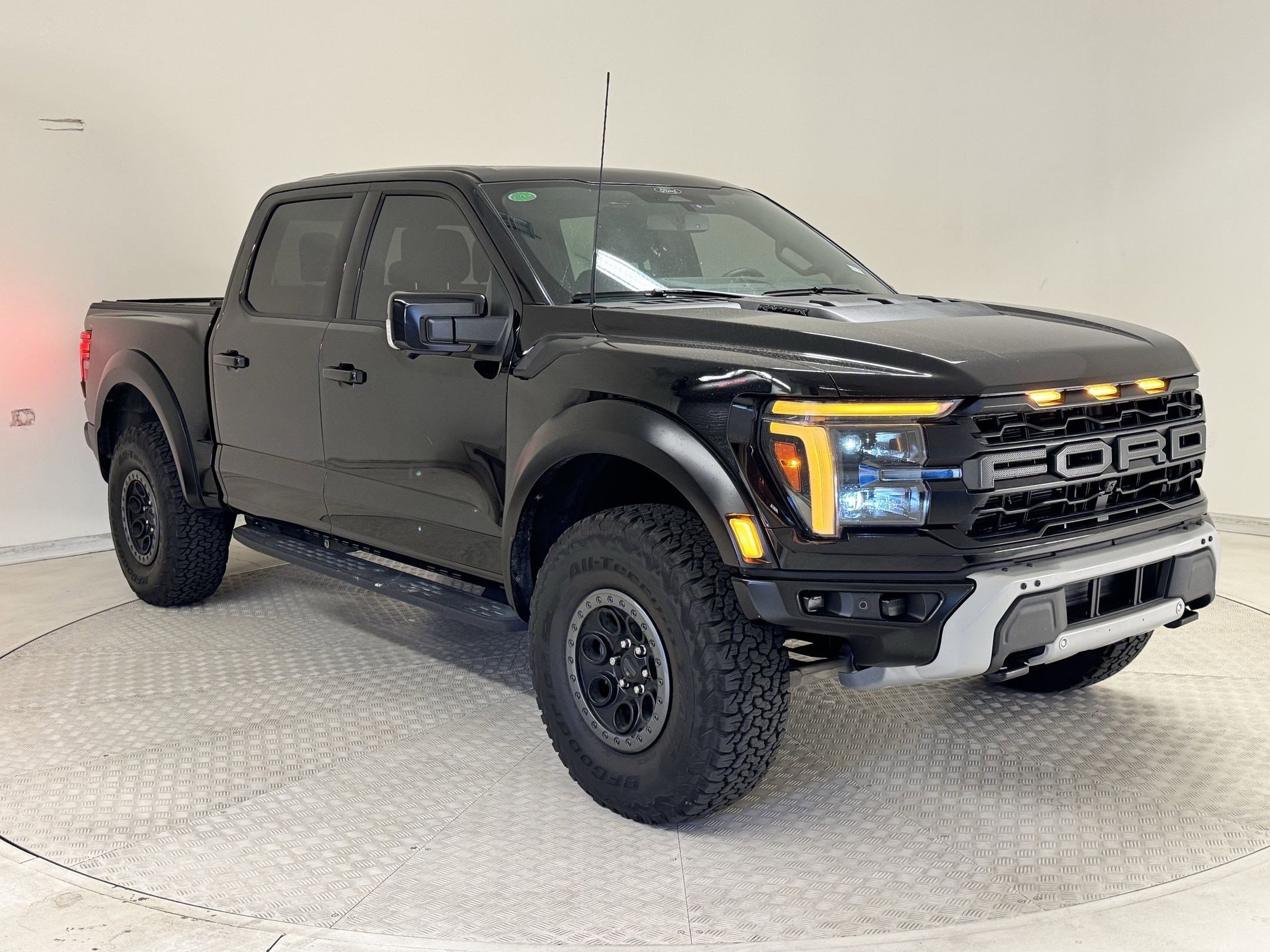 2025 Ford F-150 Raptor photo 3